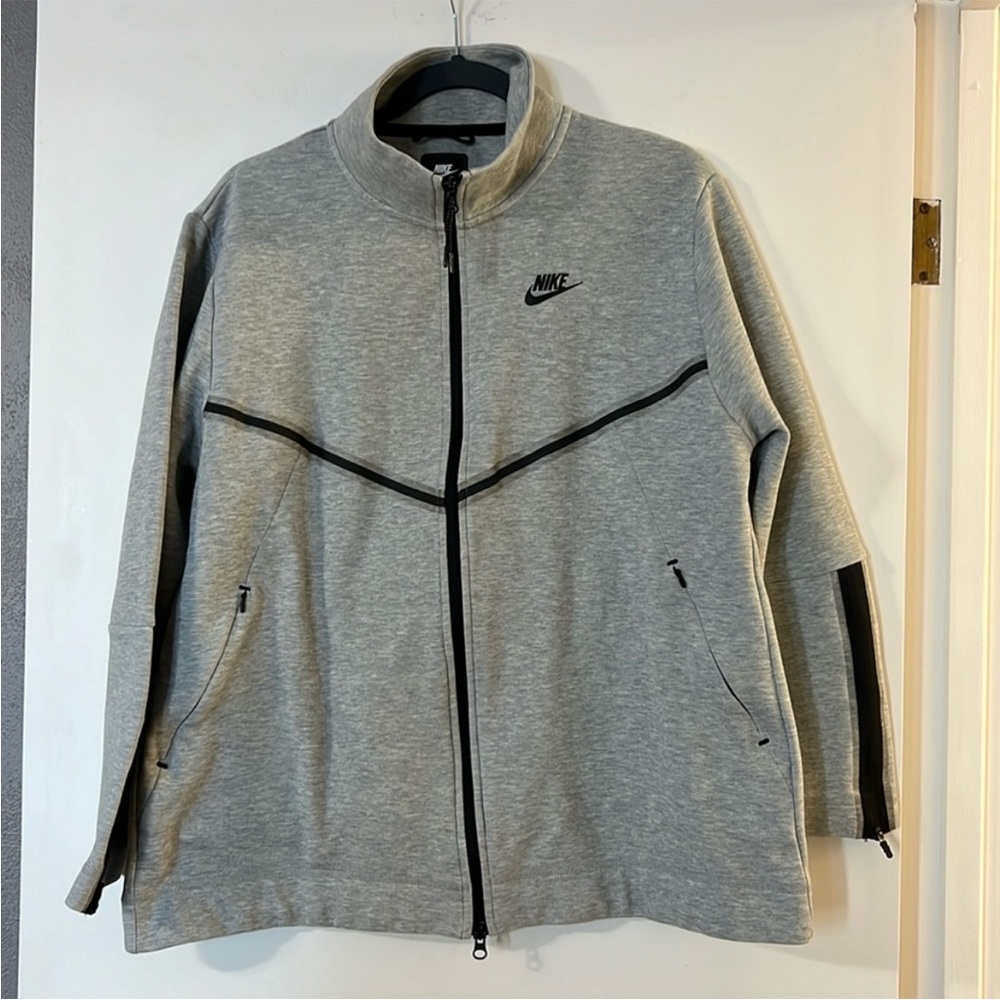 Nike Men's Light Gray Performance Jacket Medium